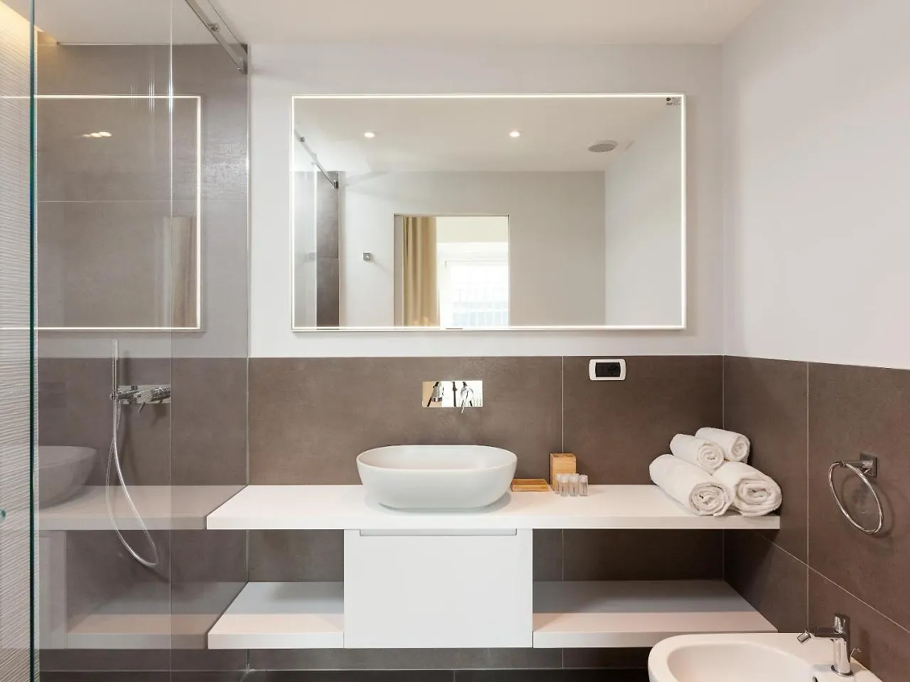 Easyhomes-Duomo Suites & Apartments Milán