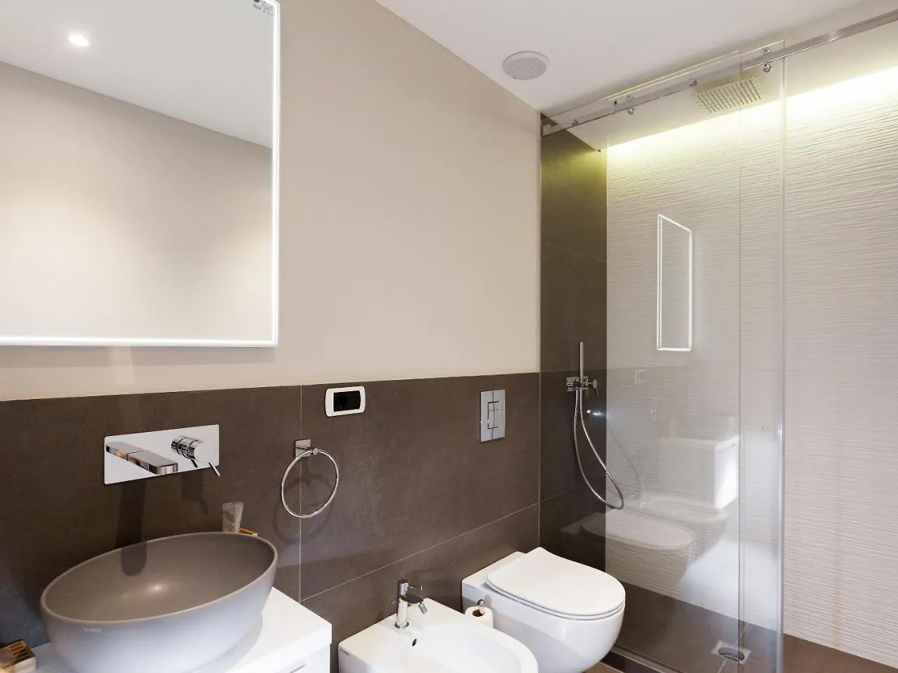 Easyhomes-Duomo Suites & Apartments Milán